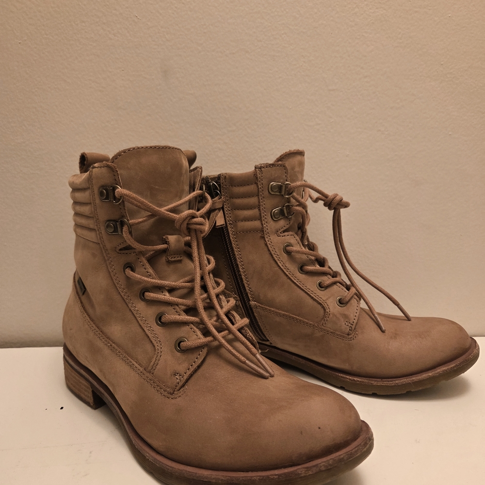 Sofft Women's Baxter Aqua Soft Caramel Lace-Up Combat Boots